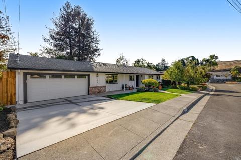 604 Elm Dr, Petaluma, CA 94952 photo 3