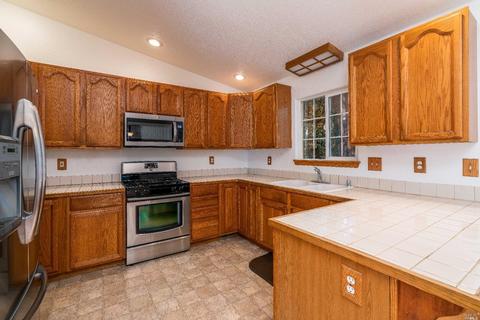 24197 Camellia Dr, Willits, CA 95490 photo 2