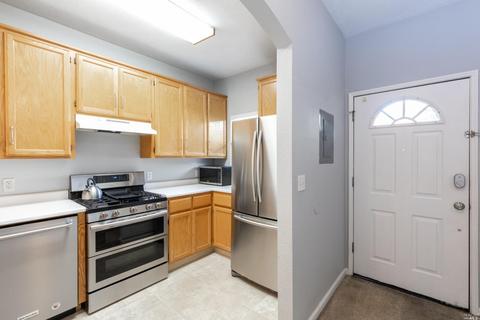 37 Bridgegate Way, Napa, CA 94559 photo 4