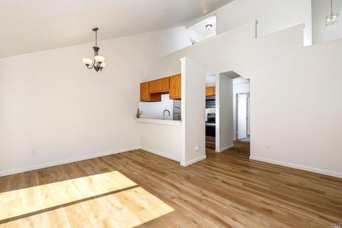 240 Courtyards E, Windsor, CA 95492 photo 2