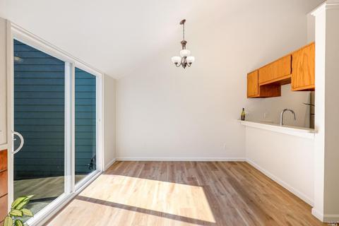 240 Courtyards E, Windsor, CA 95492 photo 4