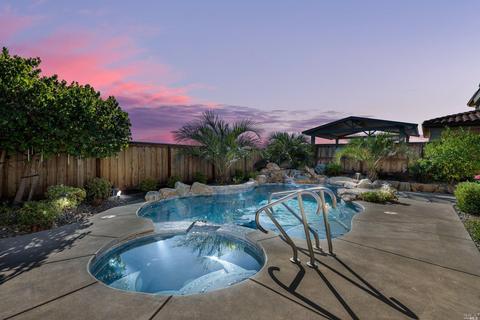 672 Elderberry Loop, Vacaville, CA 95688 photo 3