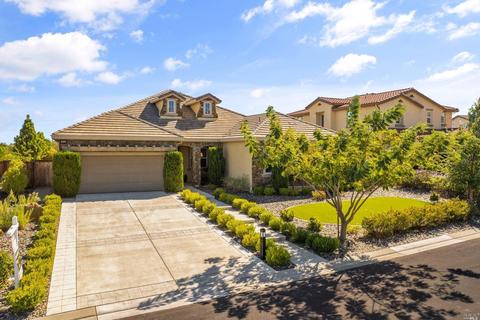 672 Elderberry Loop, Vacaville, CA 95688 photo 2