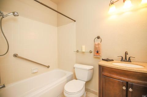 600 Fox Pointe Rd, Vacaville, CA 95687 photo 24