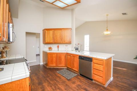 600 Fox Pointe Rd, Vacaville, CA 95687 photo 16