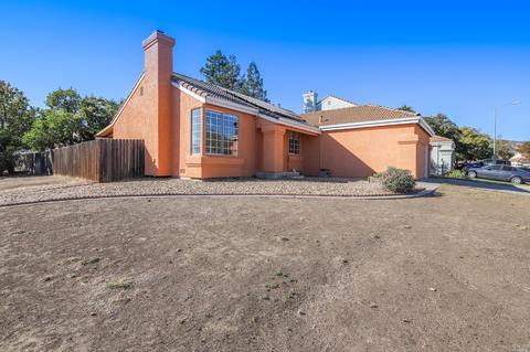 600 Fox Pointe Rd, Vacaville, CA 95687 photo 2