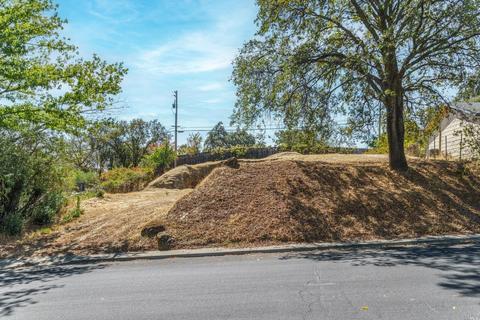 742 Wesley Ave, Vacaville, CA 95688