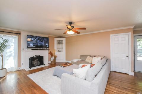 462 Buckeye St, Vacaville, CA 95688 photo 6