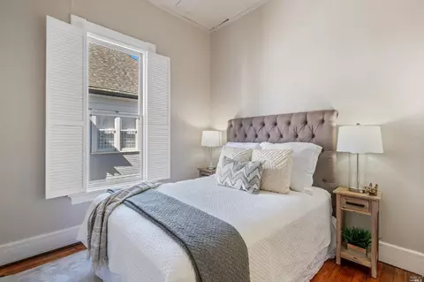 1206 Oak St, Napa, CA 94559 photo 9