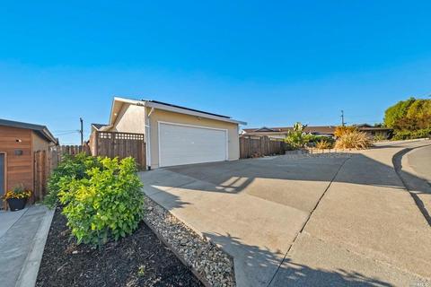 545 Brooke Dr, Vallejo, CA 94591 photo 2