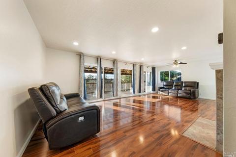 545 Brooke Dr, Vallejo, CA 94591 photo 6