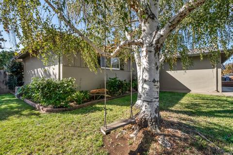 2501 Macgregor Ct, Napa, CA 94558 photo 2