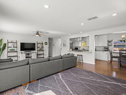 407 Violet Ct, Fairfield, CA 94533 photo 11