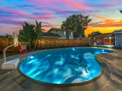 407 Violet Ct, Fairfield, CA 94533