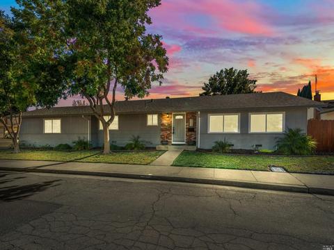 407 Violet Ct, Fairfield, CA 94533 photo 2