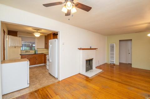 135 Maple St, Vacaville, CA 95688 photo 14