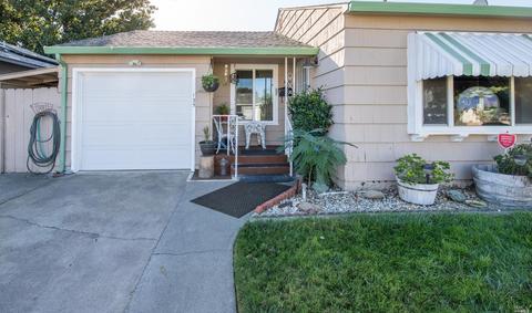 135 Maple St, Vacaville, CA 95688 photo 4