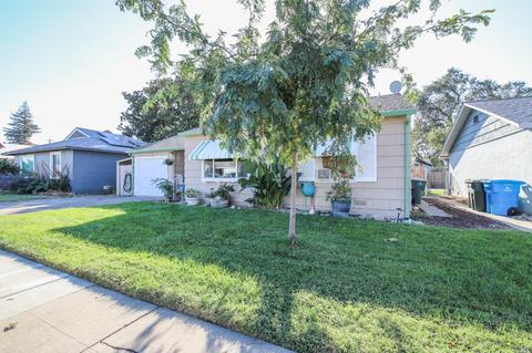 135 Maple St, Vacaville, CA 95688 photo 2
