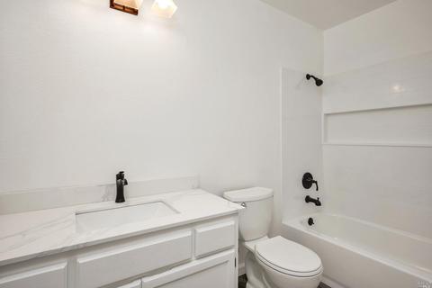 1056 Hampshire Ln, Windsor, CA 95492 photo 22