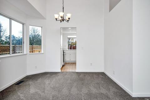 1056 Hampshire Ln, Windsor, CA 95492 photo 11