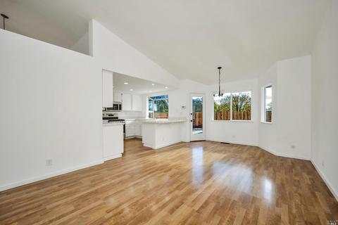 1056 Hampshire Ln, Windsor, CA 95492 photo 12
