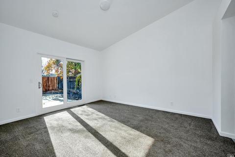 1056 Hampshire Ln, Windsor, CA 95492 photo 23