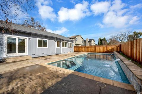 1056 Hampshire Ln, Windsor, CA 95492 photo 3