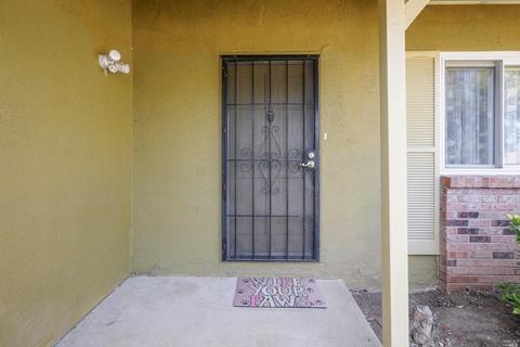 236 Bowline Dr, Vacaville, CA 95687 photo 4