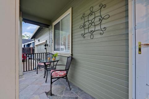 87 Cock Robin Ave, Windsor, CA 95492 photo 2