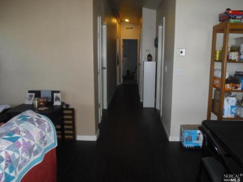 39 Catalpa St, Vallejo, CA 94589 photo 3