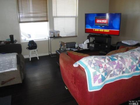 39 Catalpa St, Vallejo, CA 94589 photo 2