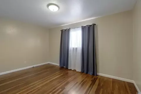 954 5th St, Vallejo, CA 94590 photo 3