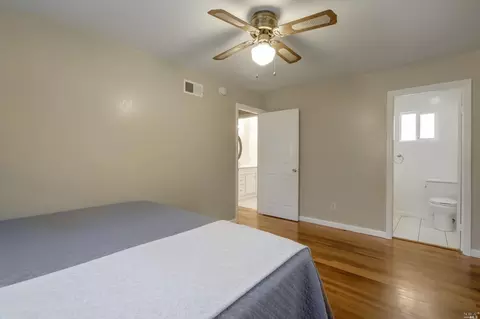 954 5th St, Vallejo, CA 94590 photo 4