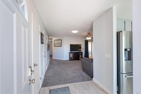 445 Ginny Dr, Windsor, CA 95492 photo 6