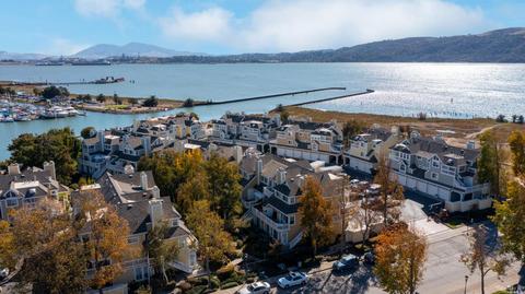 284 E 2nd St, Benicia, CA 94510 photo 2