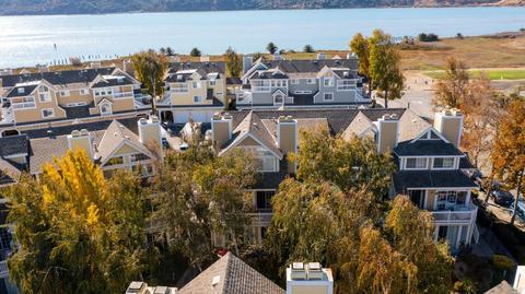 284 E 2nd St, Benicia, CA 94510 photo 4