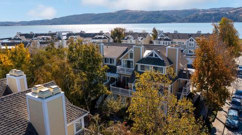 284 E 2nd St, Benicia, CA 94510 photo 1