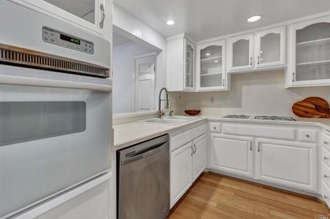 284 E 2nd St, Benicia, CA 94510 photo 20