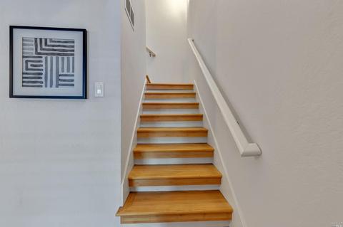 284 E 2nd St, Benicia, CA 94510 photo 25