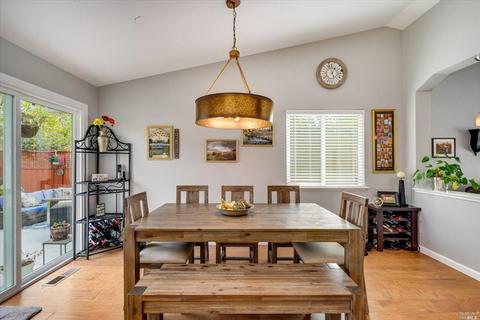 1034 Esparto Ct, Windsor, CA 95492 photo 8