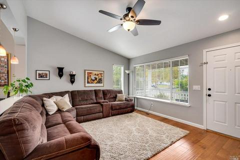 1034 Esparto Ct, Windsor, CA 95492 photo 4