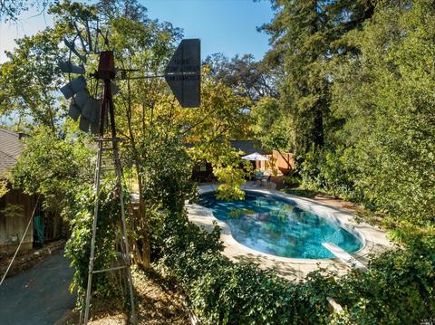 500 Vichy Hills Dr, Ukiah, CA 95482