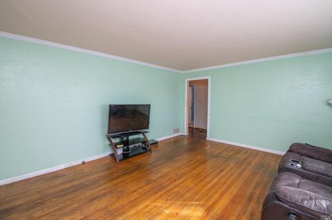318 E Utah St, Fairfield, CA 94533 photo 8