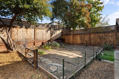 235 Pheasant Dr, Healdsburg, CA 95448 photo 20