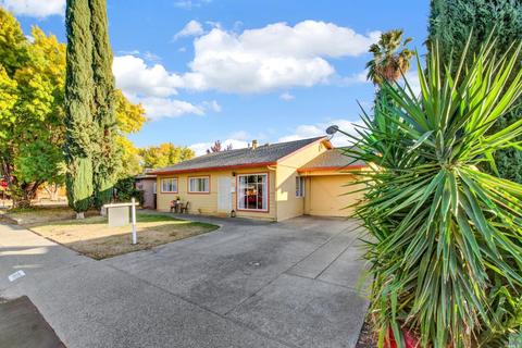 309 Grape St, Vacaville, CA 95688 photo 1