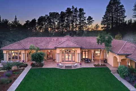 811 Jonive Rd, Sebastopol, CA 95472