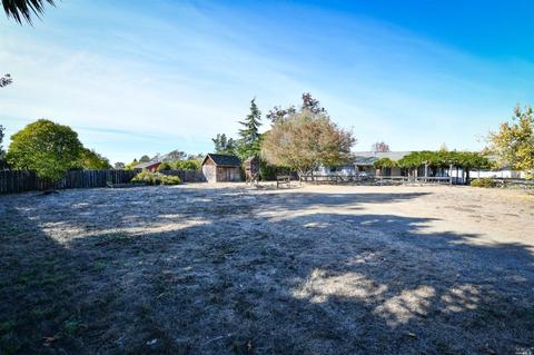 2425 Curtis Dr, Penngrove, CA 94951 photo 17