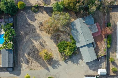 2425 Curtis Dr, Penngrove, CA 94951 photo 3