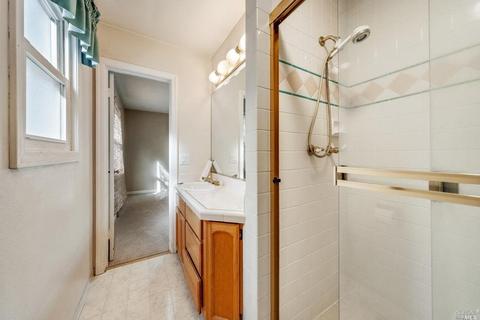 549 Russell St, Vallejo, CA 94591 photo 18