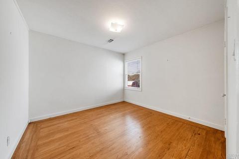 549 Russell St, Vallejo, CA 94591 photo 14